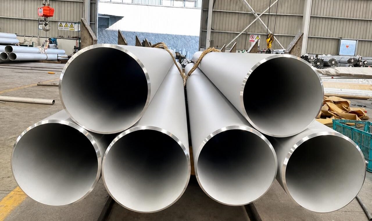 Stainless Steel Pipe Stockist and Supplier in UAE